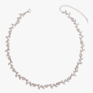 Elegant Gold Leaf Choker Necklace - Costume Jewelry.